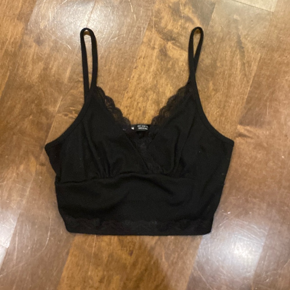 black crop top/tank top